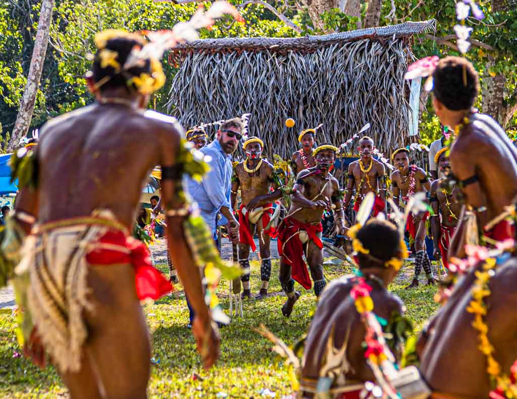 Papua New Guinea people like to celebrate and sing
