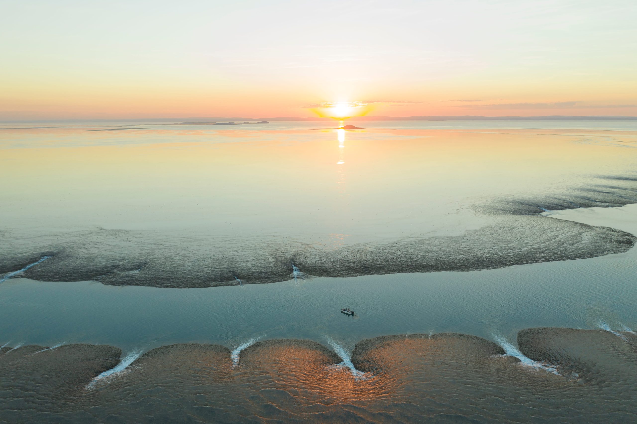 Montgomery Reef: where the reef rises from the sea