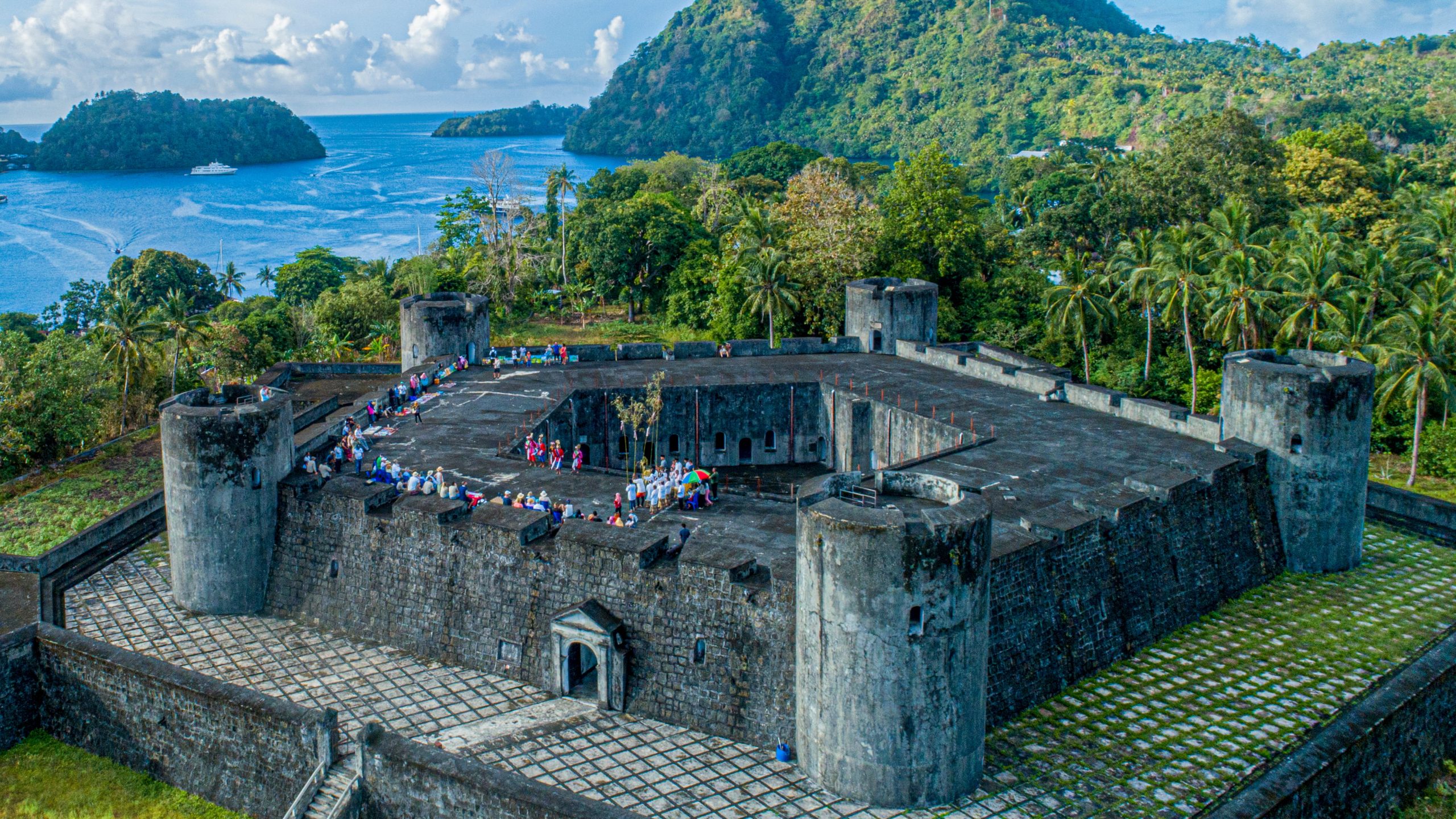 Aerial view of Fort Belgica with four cylindrical corner towers